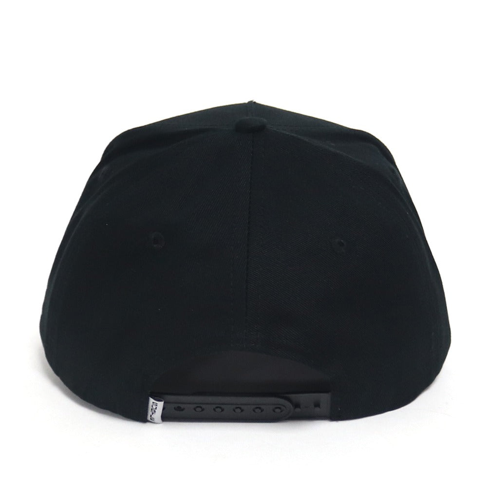 Noir Essential